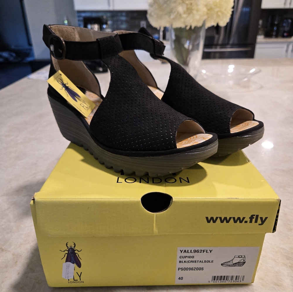 Fly London Women's Cupido Black Sandals